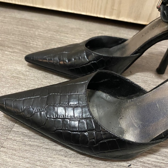 Nine West Black Size 5 1/2 Women’s Buckle Heels - Picture 7 of 9